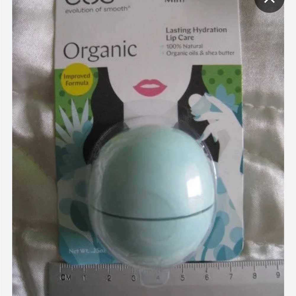 NWT. LIP BALM/ SWEET MINT